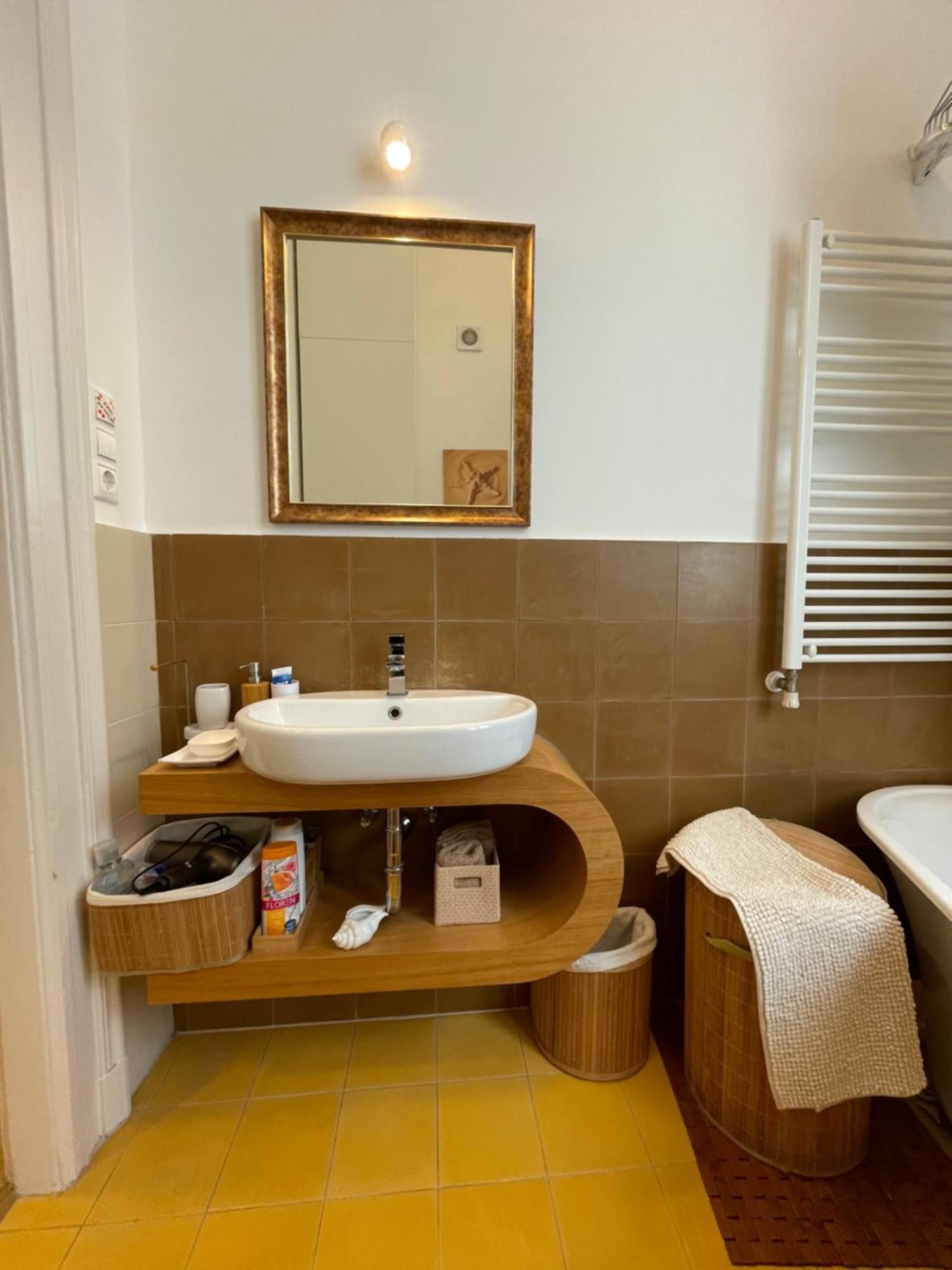 Amber Pearl Apartment 2 Rooms And 2 Bathrooms At Kalvin Square Будапеща Екстериор снимка