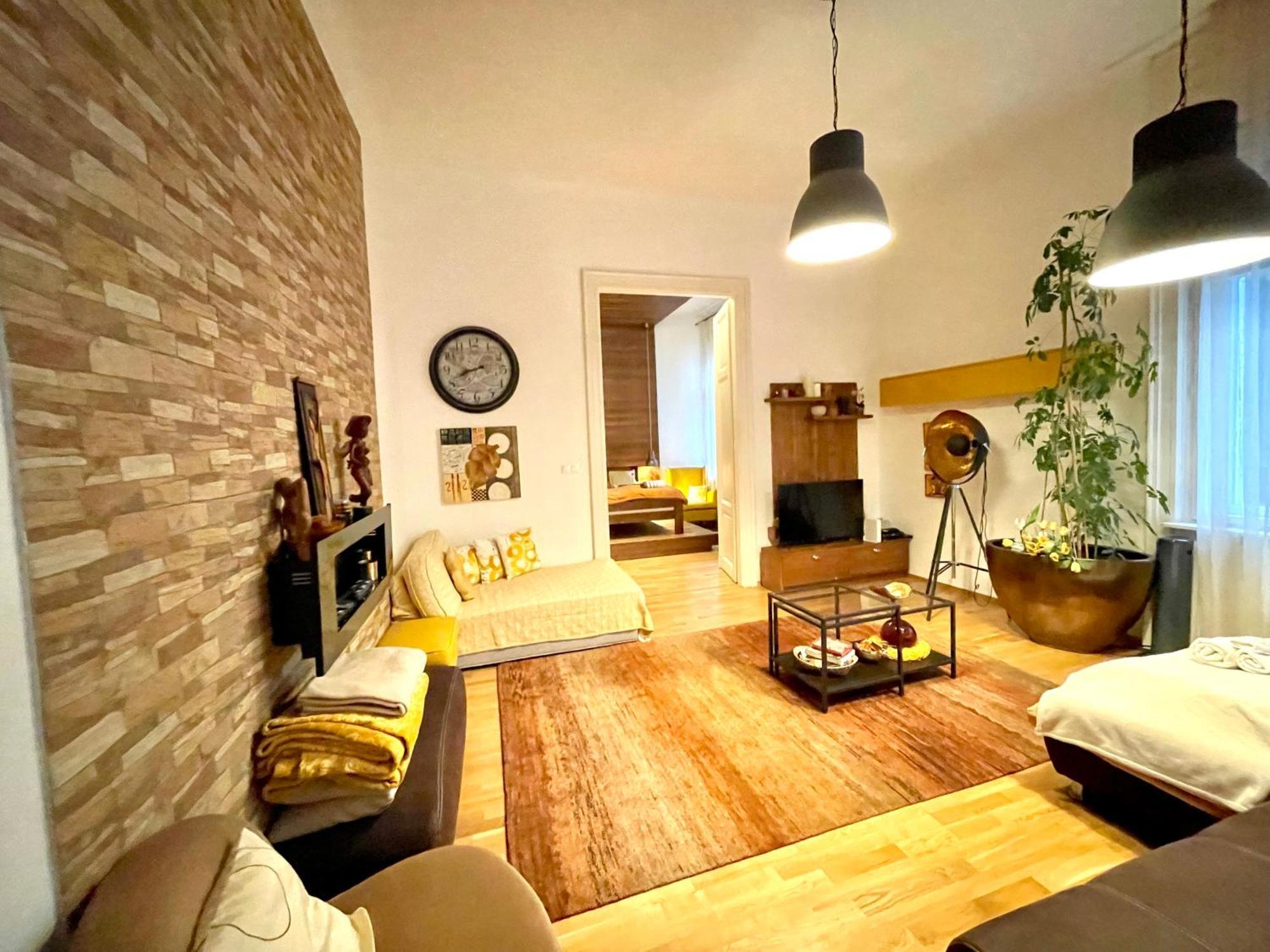 Amber Pearl Apartment 2 Rooms And 2 Bathrooms At Kalvin Square Будапеща Екстериор снимка