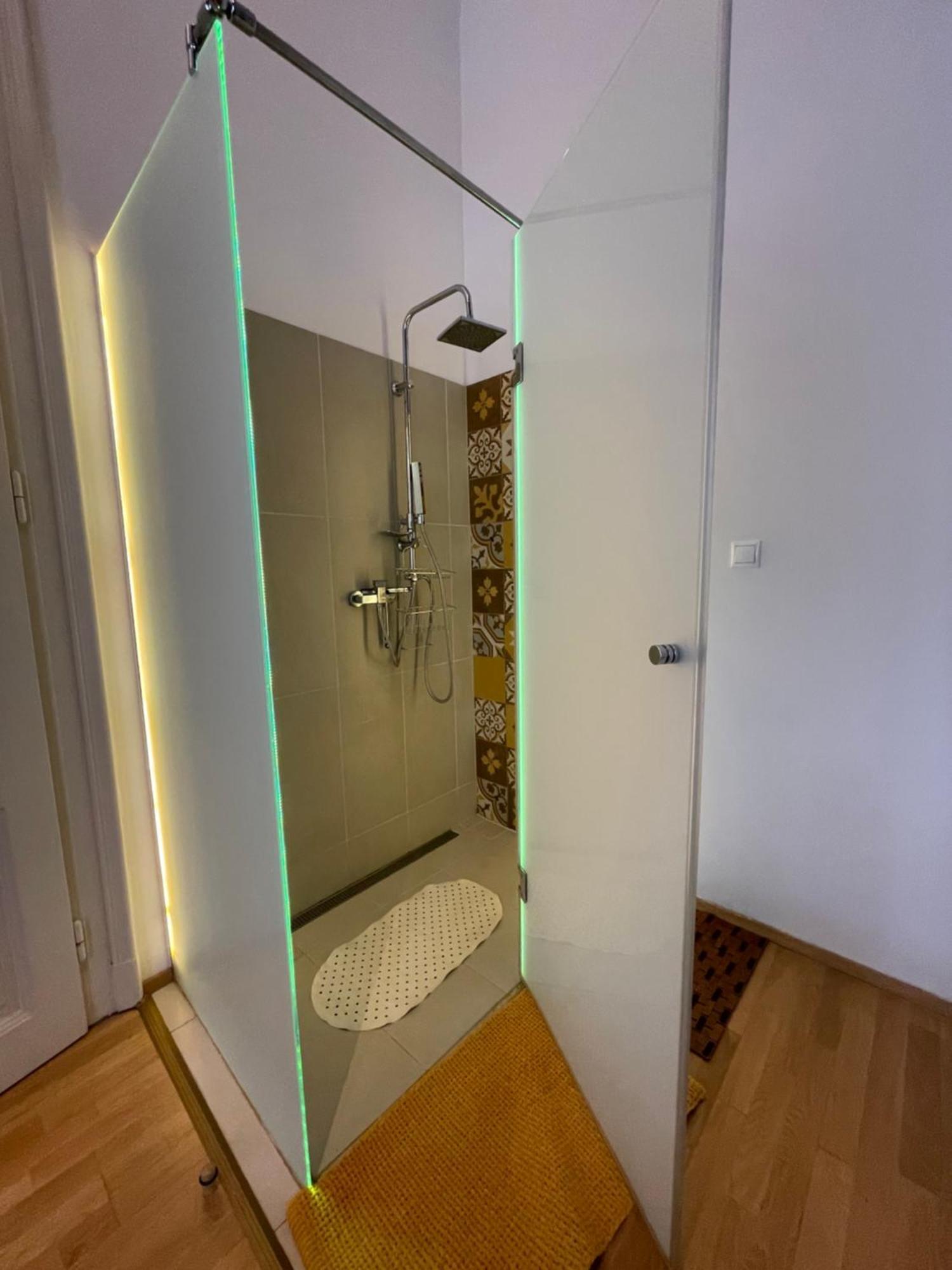 Amber Pearl Apartment 2 Rooms And 2 Bathrooms At Kalvin Square Будапеща Екстериор снимка