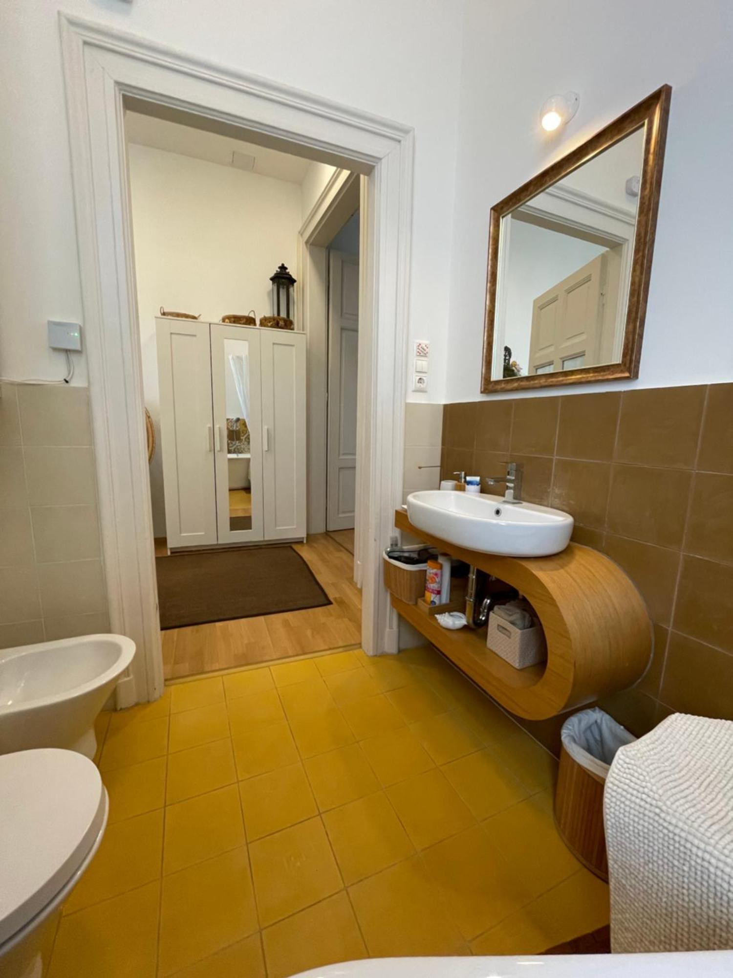 Amber Pearl Apartment 2 Rooms And 2 Bathrooms At Kalvin Square Будапеща Екстериор снимка